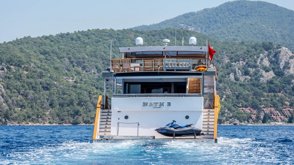 Motor Yacht Nayk 3