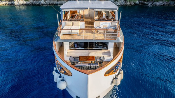 Motor Yacht Nayk 3